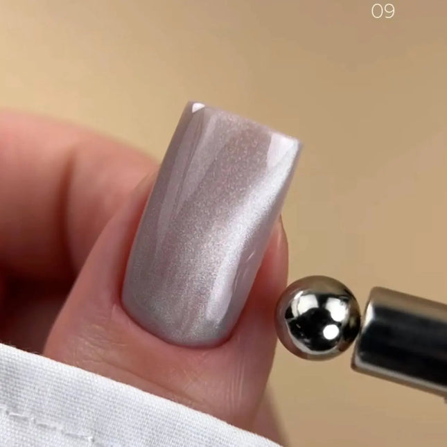 Esmalte en gel BIBLIOTEKA Cat Eye Nº09 Moon Veil 10ml - Blanco plateado