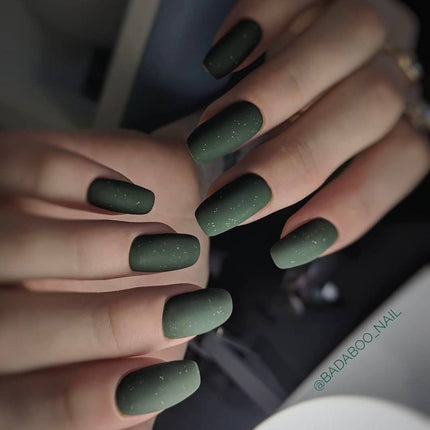Esmalte en gel Desire №54 verde botella con brillo 8ml KARO
