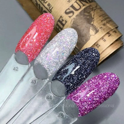 Esmalte en gel Saga Fiery №44 Negro con matiz azul 9ml