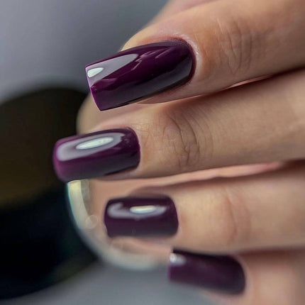 Esmalte en gel Desire №105 uva oscura 8ml KARO