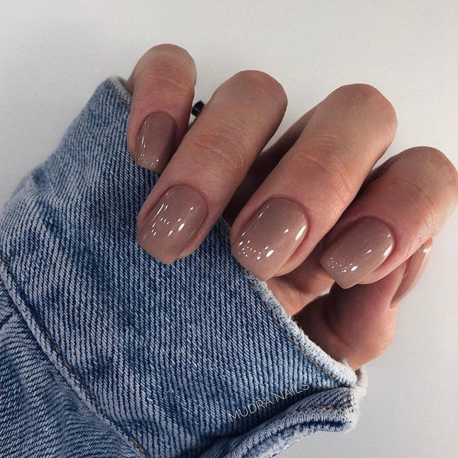 Esmalte en gel Desire №159 beige oscuro con brillo 8ml KARO
