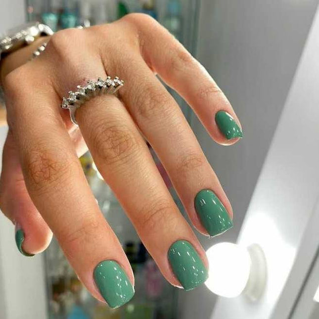 Esmalte en gel Desire №59 verde mar 8ml KARO
