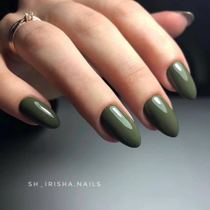 Esmalte en gel Desire №82 verde cazador 8ml KARO