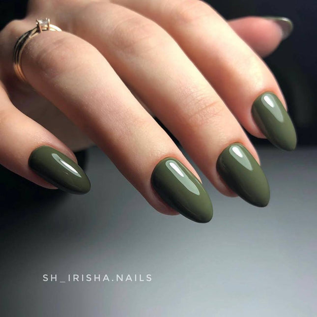 Esmalte en gel Desire №82 verde cazador 8ml KARO