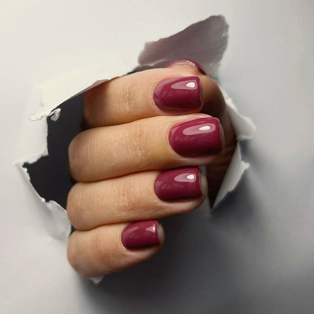 Esmalte en gel Desire №98 cereza real 8ml KARO