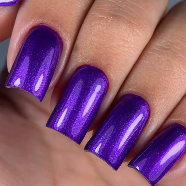 Esmalte de gel Line №25 violeta metálico 8ml KARO