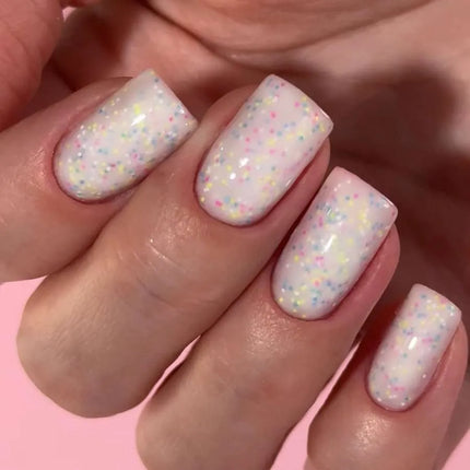 Luna Tutti Frutti Capa de base №16 Leche con escamas multicolores 13ml