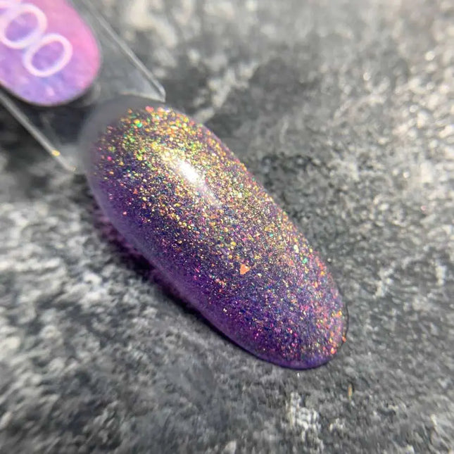 Esmalte en gel Luna Nº200 Color Púrpura Claro con fina lámina holográfica 8ml