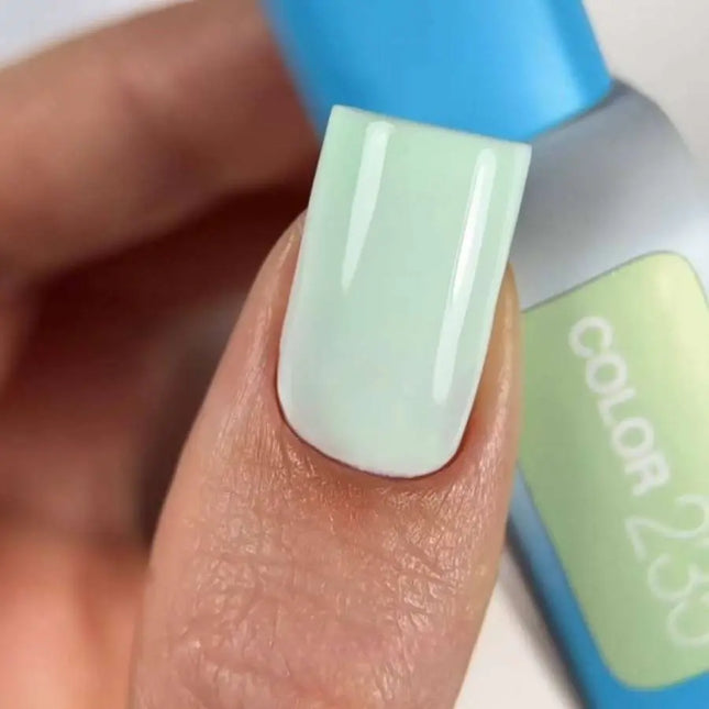 Esmalte de Gel Luna Nº235 Color Menta Pastel 8ml