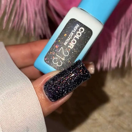Esmalte en gel Luna Nº213 Reflection Black con destellos multicolor 8ml