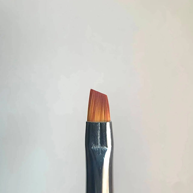 Cepillo para uñas inclinado OPI Kolinsky nº 6