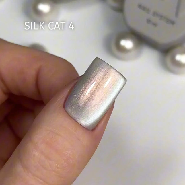 Saga Cat Eye Silk №4 con efecto de polvo de cobre 10ml