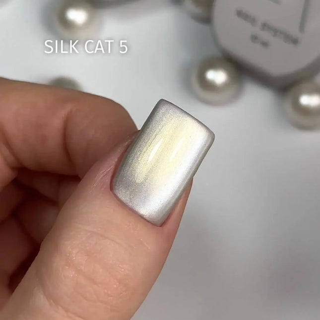 Saga Cat Eye Silk №5 with Gold powder effect 10ml