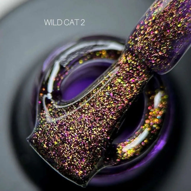 Saga Cat Eye Wild №2 púrpura oscuro oro 9ml
