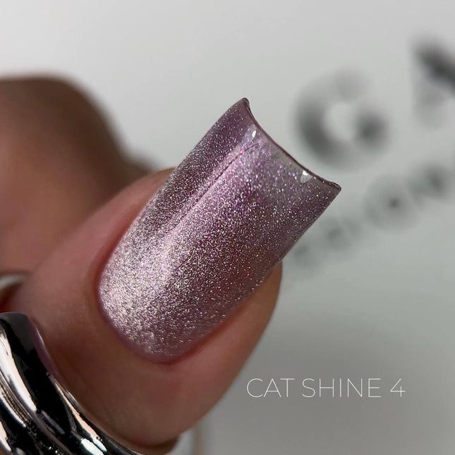 Saga Cat Eye Shine Nº04 Violet Blush con Brillo Morado 9ml