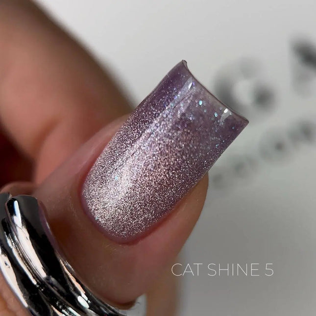Saga Cat Eye Shine №05 Lila con brillo azul 9ml