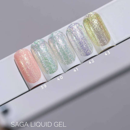 Saga Liquid Gel №40 Claro con pequeñas láminas violeta-verde 15ml