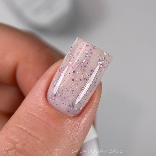 Saga Sugar Capa de base №1 Milky con brillo de color 10ml